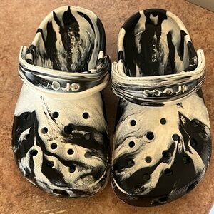 Crocs marble gently used